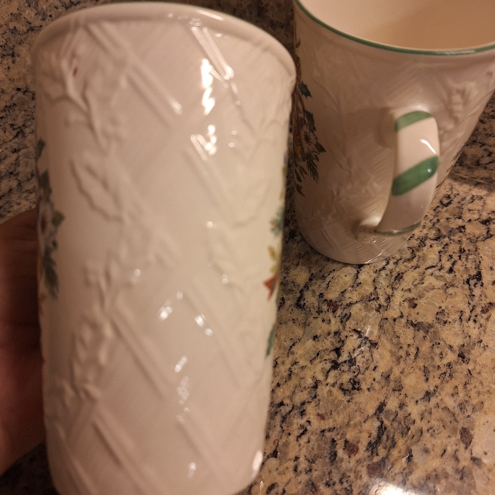 Vintage Mikasa Coffee Mugs~Festive Spirit~English Countryside~Tea Cups~Christmas - Picture 8 of 13